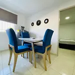 The Host Apartamentos At Los Angeles